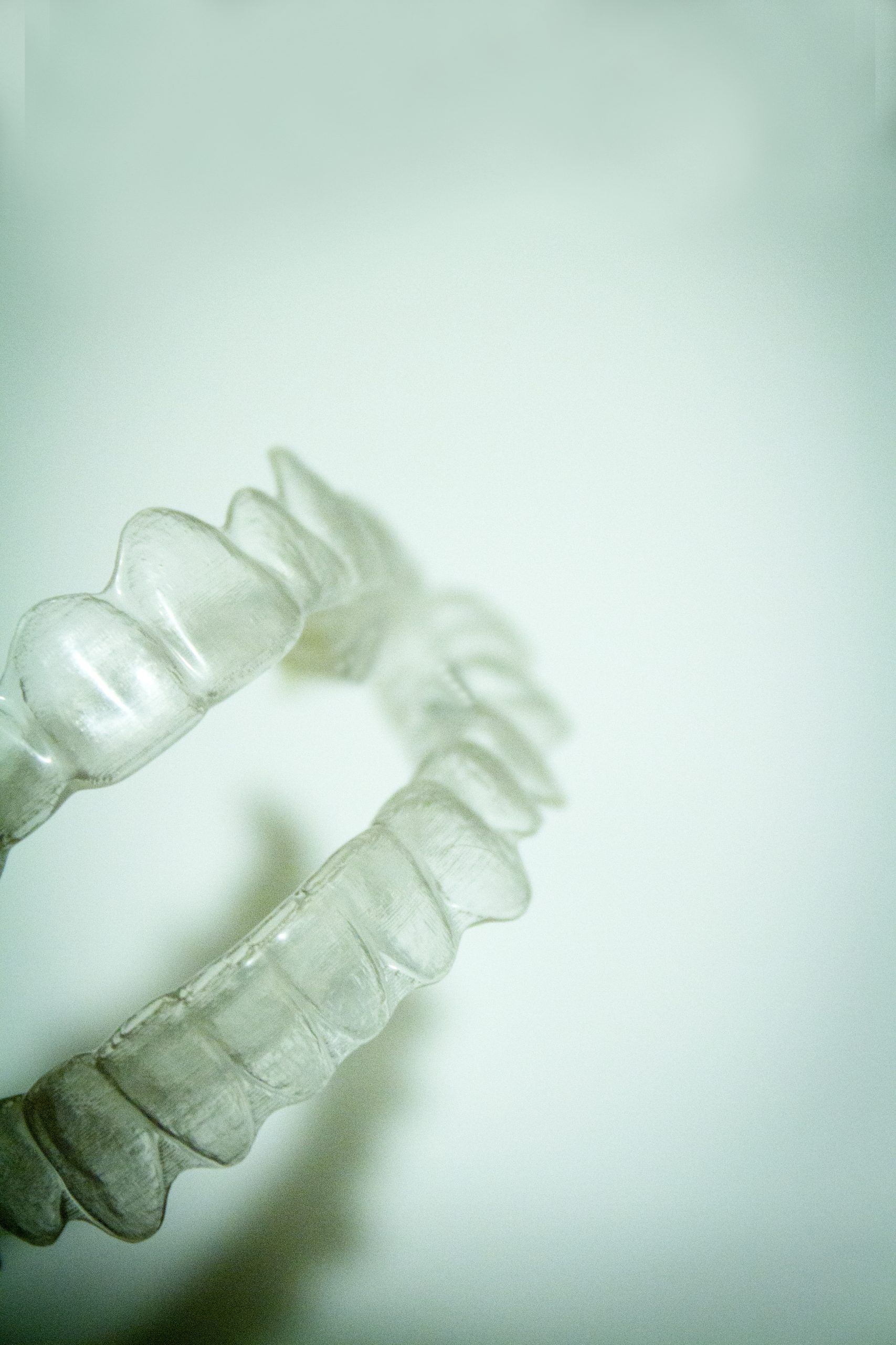 ortodoncia invisible con Invisalign en Huelva