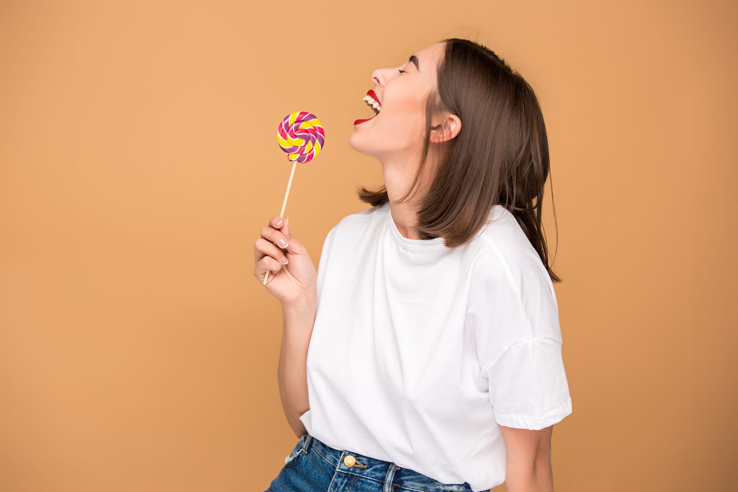 clinica dental en Huelva que ofrece implantes dentales